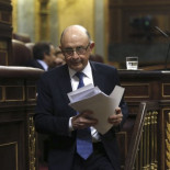 El Gobierno salva el primer examen de los PGE gracias un histórico empate en el Congreso