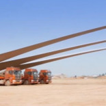 Así de impresionante es el transporte de estas palas de 52 metros de un aerogenerador