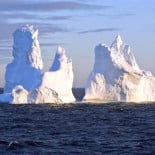 Emiratos planea remolcar icebergs para cambiar su clima