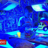 Síndrome de Crigler-Najjar : el niño que debía pasar 20 horas al día bajo una luz azul para mantenerse vivo