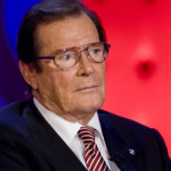 Muere Roger Moore