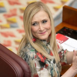 Cifuentes justifica su puesto en el Comité de Expertos porque comía en la cafetería de la Asamblea