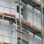 Así es el trabajo en el andamio con más de 60 años