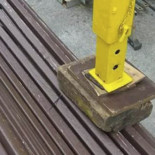 La Policía de Oviedo clausura una noria en La Corredoria que estaba apuntalada en un banco