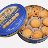 Resulta que todas las madres  guardaban el kit de costura en la misma caja de galletas