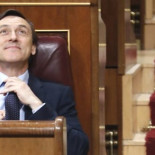 Hernando saca pecho por el archivo  contra Barberá y Twitter le recuerda el auténtico motivo