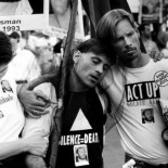 Sobrevivientes de la epidemia del Sida en los años 80 revelan sus experiencias