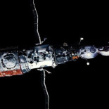 La historia detrás del único disparo con un arma de fuego que se ha hecho jamás en el espacio