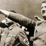 Detienen en Alemania a dos turistas chinos por hacer saludo nazi