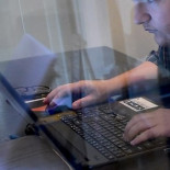 Neurólogo afirma que trabajar activa zonas cerebrales del dolor físico