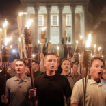 La red comienza a identificar a los manifestantes de ultraderecha de Charlottesville y exige su despido (eng)