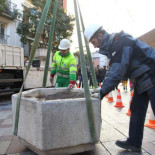 Madrid reinstala maceteros antiatentados en la Puerta del Sol
