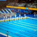 Fernando Álvarez, nadador de Cádiz, se planta en una prueba de natación en Hungría para guardar un minuto de silencio