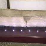 Destrozan un ataúd de 800 años por intentar hacer una foto de su hijo dentro