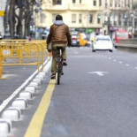 La bicicleta trata de abrirse paso ante una ley arcaica
