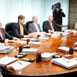 El Tribunal Constitucional suspende la ley que regula el referéndum