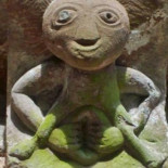 ¿Por qué hay tallas de mujeres mostrando sus genitales en iglesias de toda Europa?