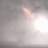 Fragmentos de meteoritos hallados en Yunnan tras atravesar los techos de una aldea (ING)