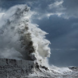 Fotografías de olas con forma de criaturas mitológicas por Rachael Talibart