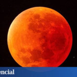 A simple vista o por streaming: Cómo ver la Luna Roja, el eclipse lunar más largo del siglo