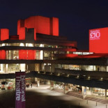 Estas gafas especiales añaden subtítulos en directo a las obras de teatro de Londres