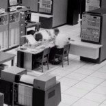 Cuando los dinosaurios llenos de cables y soldaduras dominaban los centros de control de tráfico aéreo