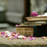 «Cedo», «citra», «cras». Adverbios olvidados