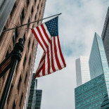 Un senador de Estados Unidos plantea acabar con el scroll infinito y la autoreproducción de vídeos