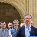 Javier Maroto intenta esquivar la denuncia del PSOE y dice que ha alquilado una vivienda en Sotosalbos