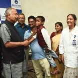 Dentistas de Chenai le extraen 526 dientes a un paciente (en)