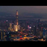 Vuelo de drone sobre la ciudad china de Shenzhen