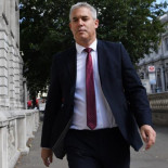 El ministro para el Brexit urge a renegociar el acuerdo, pero Bruselas se niega