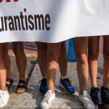 Las marroquíes se manifiestan en pantalón corto contra el discurso extremista