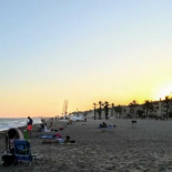En estado crítico tras intentar rescatar a dos menores en la playa de Segur de Calafell