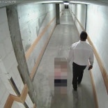 Un vigilante de seguridad de un centro comercial abusa sexualmente de una niña perdida y la devuelve a sus padres