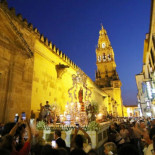 Los vecinos critican que se organicen más de 60 procesiones en septiembre