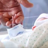 Cómo Randstad y Adecco inflan los datos de absentismo: incluyen desde bajas por maternidad a entierros de familiares