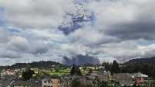 El volcán Monte Sinabung de Indonesia entra en erupción