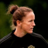 Casey Stoney,entrenadora del Manchester United:"¿Cobrar como los hombres? Nosotras tenemos 3000 o 5000 espectadores