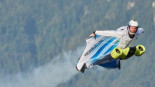 BMW fabricó el primer traje aéreo electrificado (e-wingsuit) del mundo [EN]