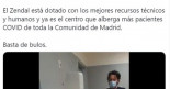 Ayuso sube un vídeo para defender el Zendal pero el reflejo de un espejo lo echa a perder