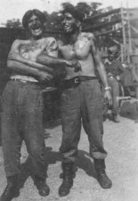 Historia de una imagen: Ustachas cubiertos con la sangre de sus victimas