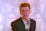 El mítico 'Never Gonna Give You Up' luce mejor que nunca en esta restauración  a 4Ks  para hacer Rickrolls del siglo XXI