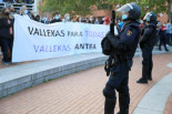 ¿Por qué un policía pega a un periodista?