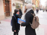 "Perdona, ¿tienes un minuto?": la realidad precaria de los captadores de ONG