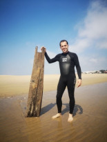 Surfistas hallan en la isla del Portil el timón de una nao de alrededor del siglo XVI