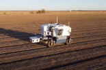 Robot autónomo acaba con 100.000 malas hierbas por hora a base de rayos láser