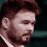 Rufián: "Se gana abriendo bares y cerrando hospitales. Es terrible"