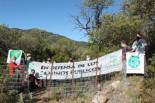 Guardas de la empresa Breña del Agua intentan impedir el paso por el camino público Benamahoma-Zahara