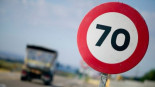 La DGT saca los radares móviles y recuerda el límite que está por llegar en carreteras convencionales